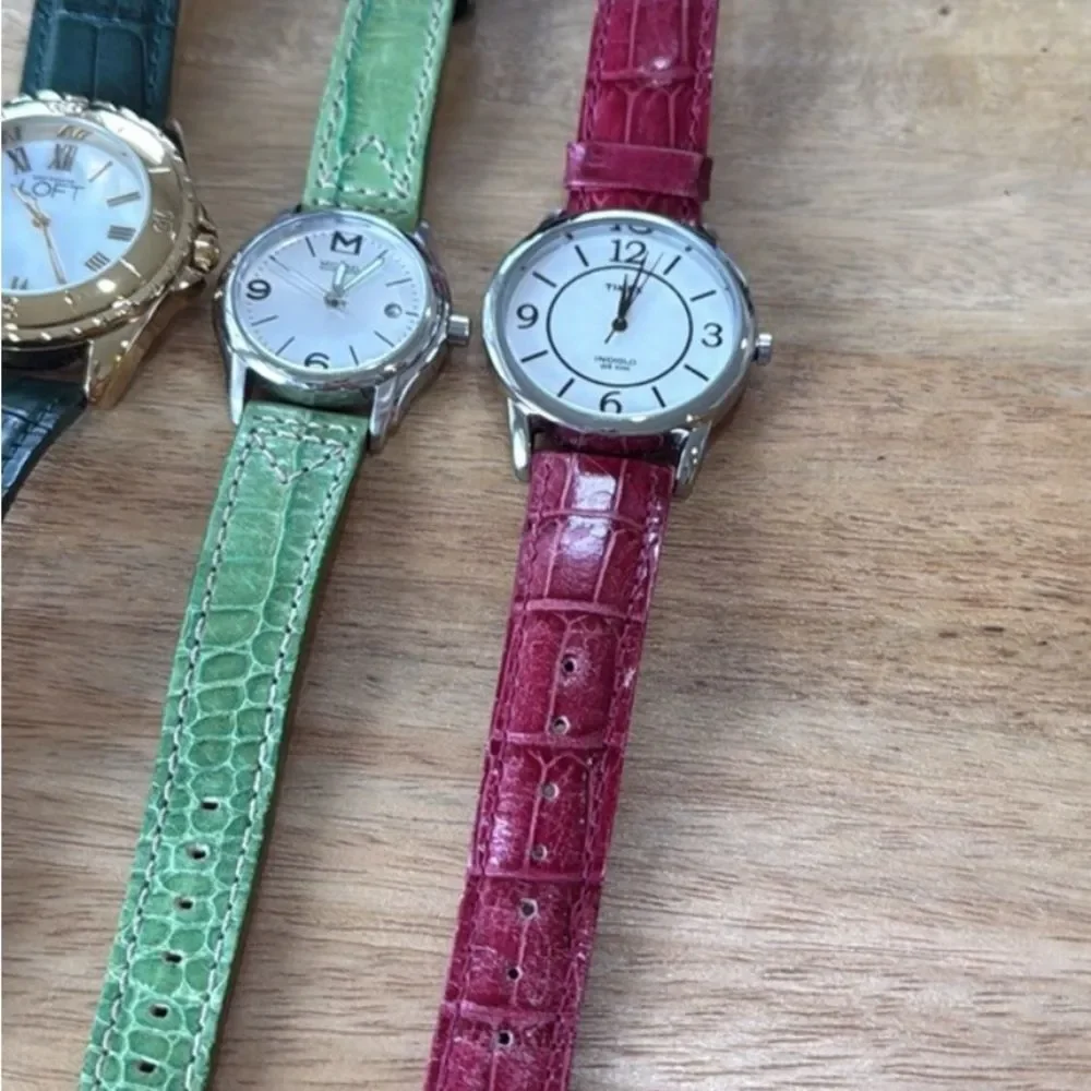Y2K MICHAEL Michael Kors Green Leather Embossed Watch ECU
